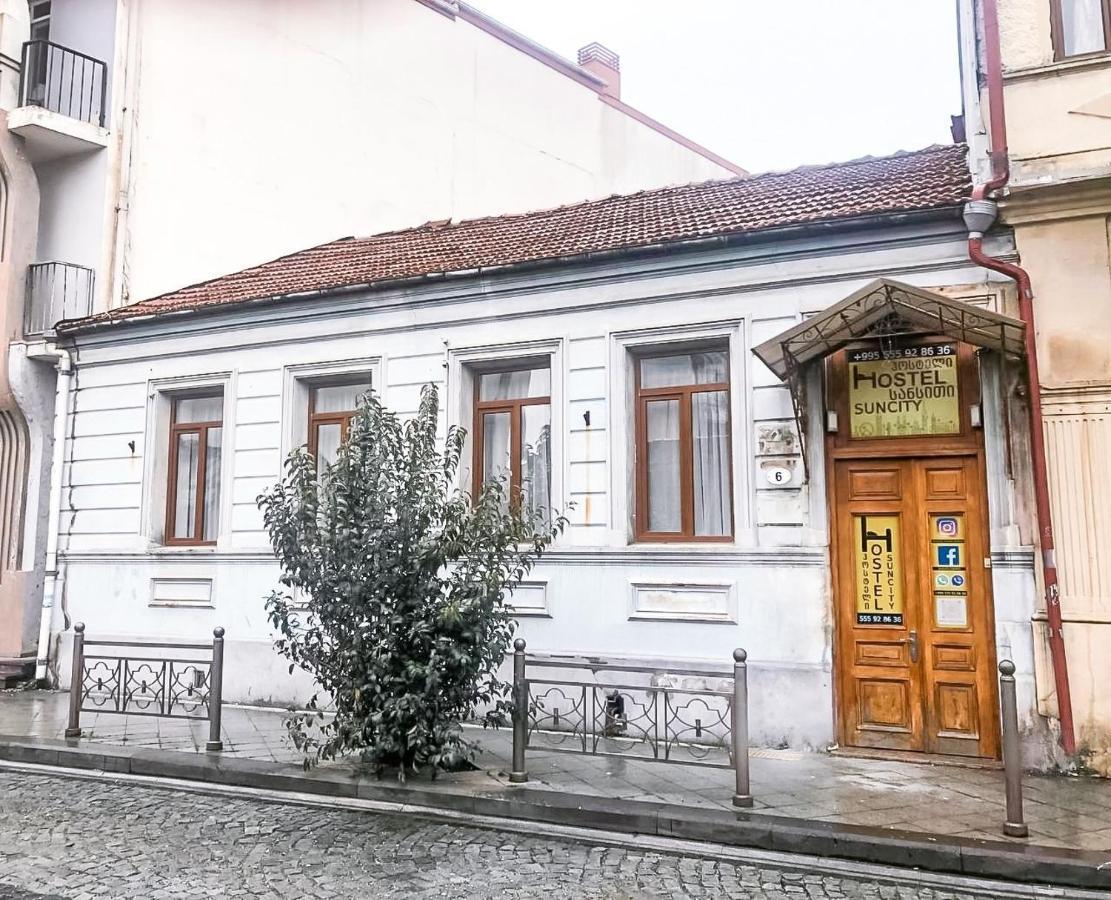 Suncity Hostel Batumi Exterior photo