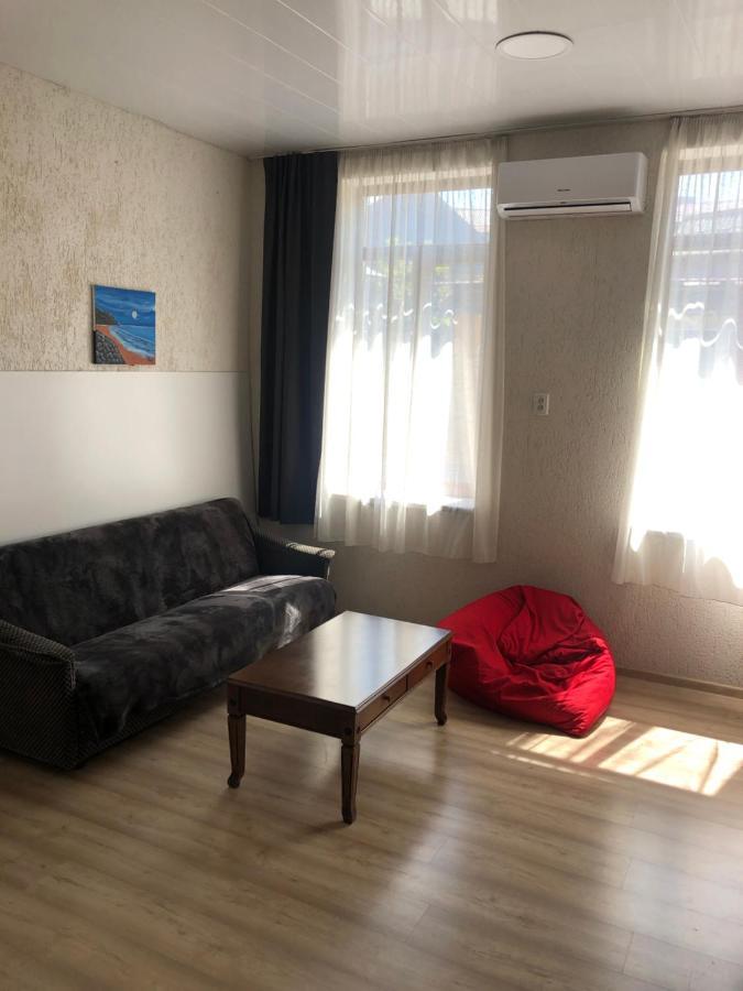 Suncity Hostel Batumi Exterior photo